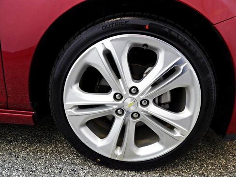 Used 2017 Chevrolet Cruze Premier image 21