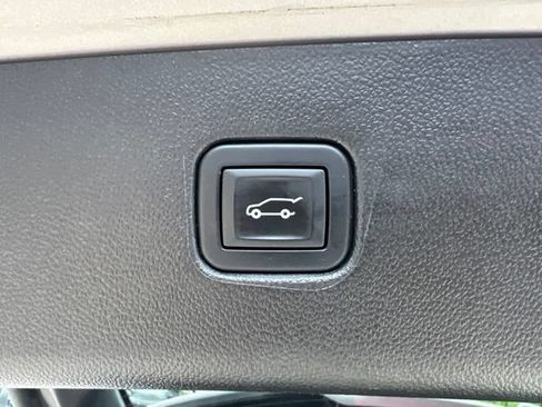 Used 2021 Chevrolet Blazer LT FWD image 12