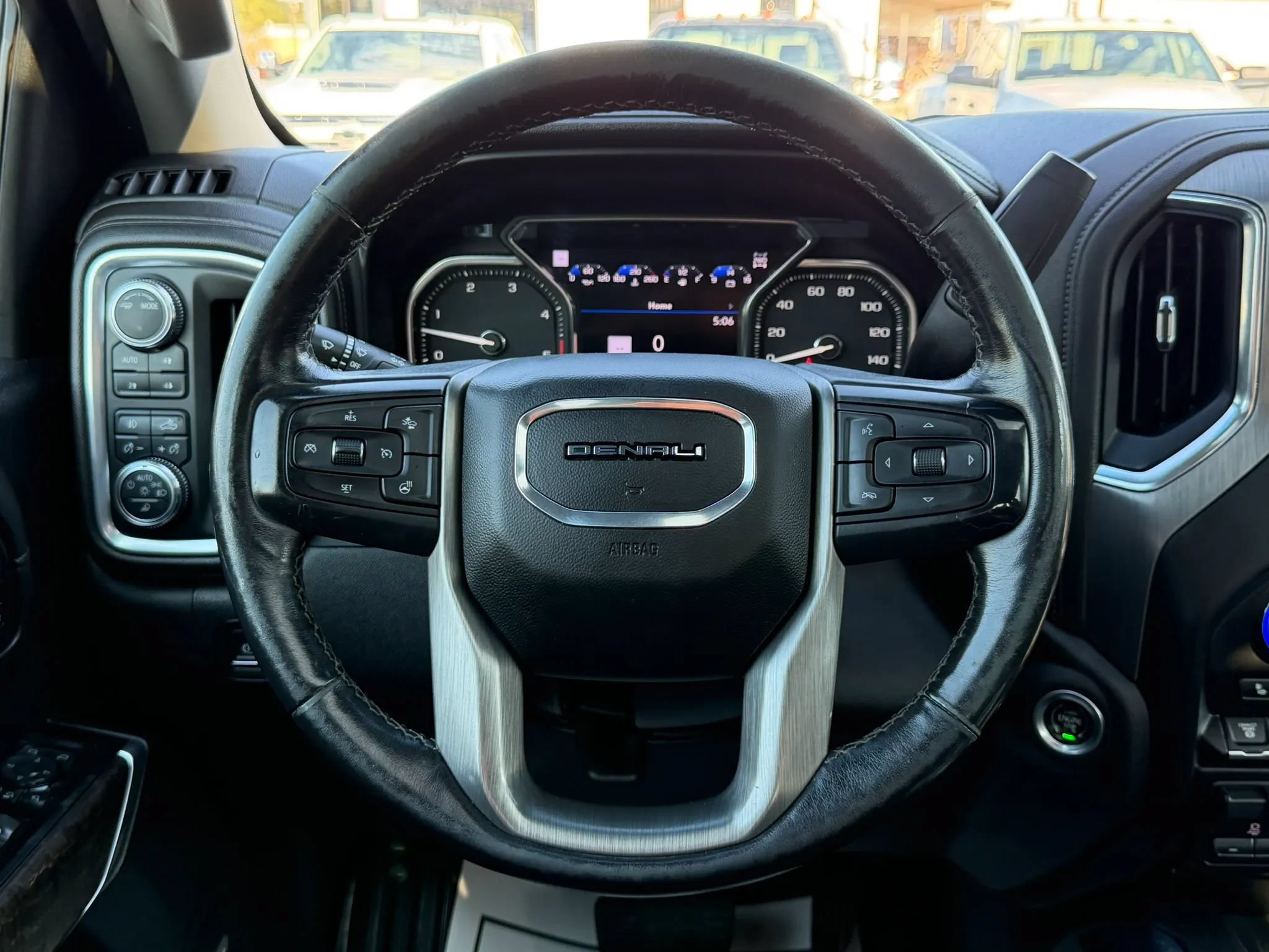 Used 2022 GMC Sierra 3500 Denali AWD/4WD image 31