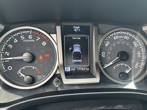 Used 2021 Toyota Tacoma SR5 image 19