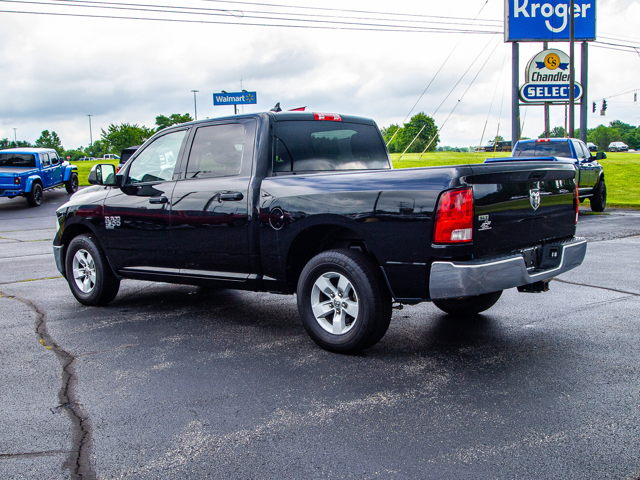 Used 2023 RAM 1500 Classic SLT w/ Trailer & Traction Group RWD image 5
