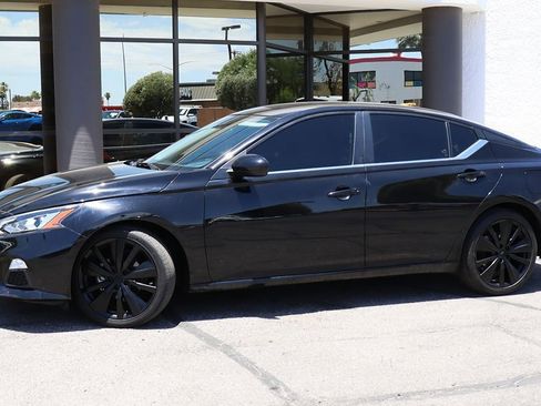 Used 2021 Nissan Altima 2.5 SR FWD image 4