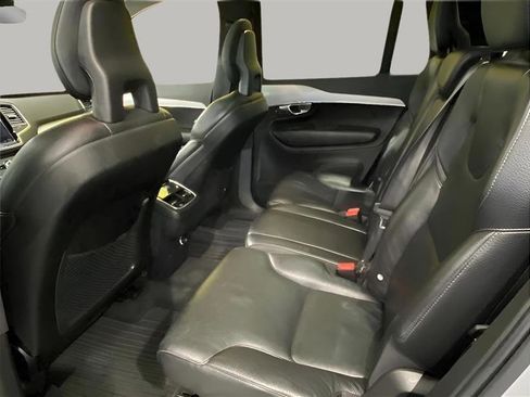 Used 2018 Volvo XC90 T6 Momentum w/ Convenience Package image 12
