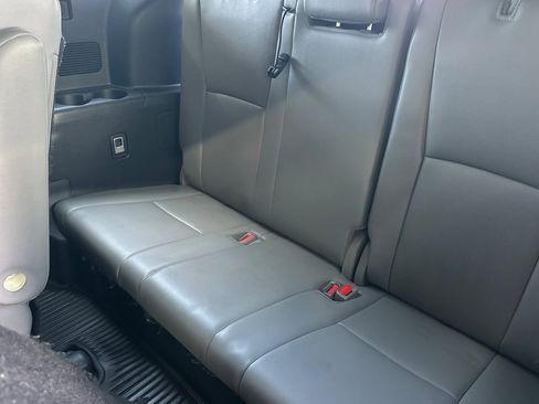 Used 2023 Toyota Highlander XLE AWD/4WD image 14