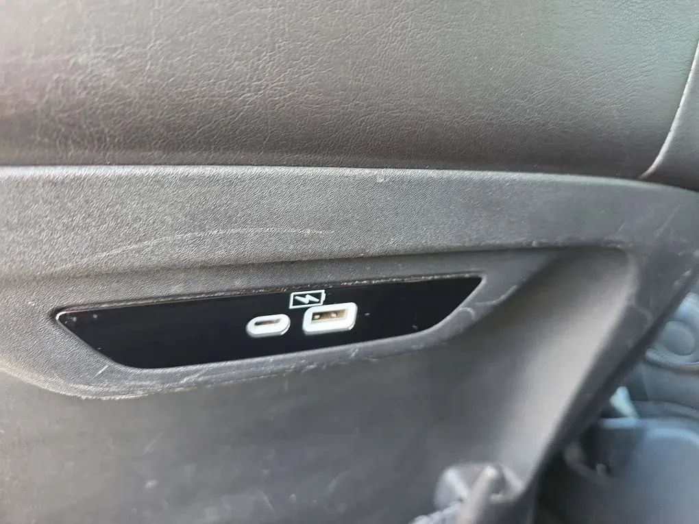 Used 2023 Chrysler Pacifica Touring-L FWD image 39
