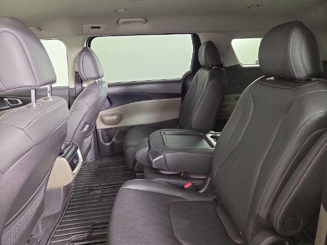 Certified 2026 Kia Carnival LXS FWD image 15