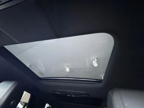 Used 2020 Land Rover Discovery Landmark image 42