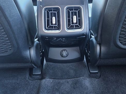 Used 2025 Kia Sorento S FWD image 28