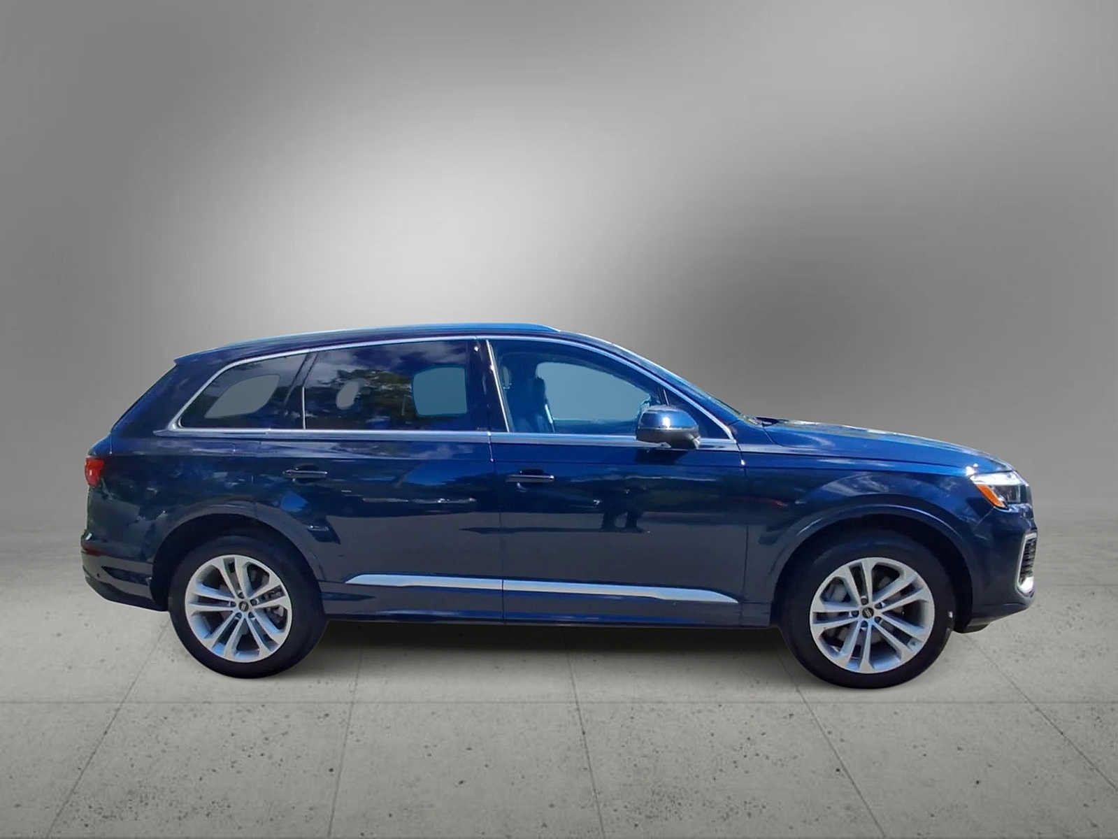Used 2025 Audi Q7 2.0T Premium w/ Convenience Package AWD/4WD image 9