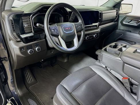Used 2025 GMC Sierra 1500 SLT image 7