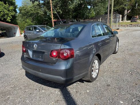 Used 2010 Volkswagen Jetta SE FWD image 9
