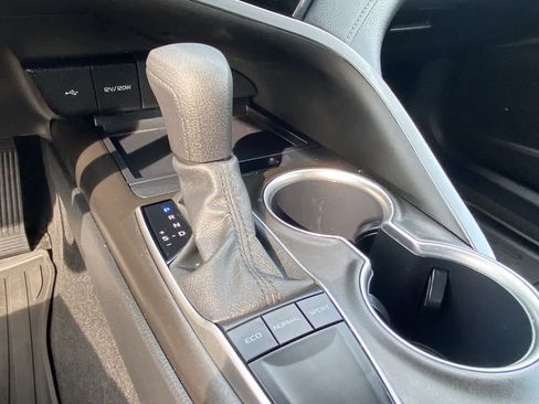 Used 2024 Toyota Camry LE FWD image 32