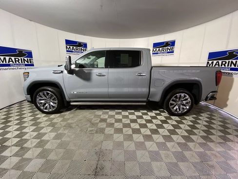Used 2025 GMC Sierra 1500 Denali w/ Denali Reserve Package AWD/4WD image 10