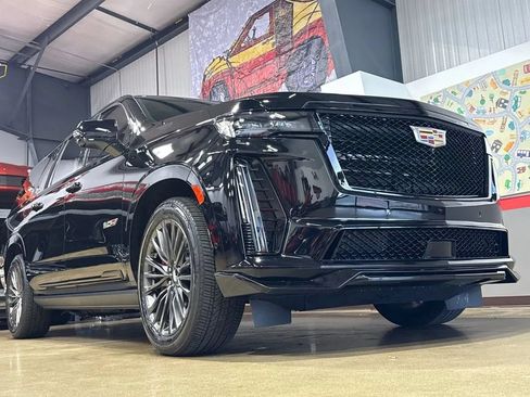 Used 2023 Cadillac Escalade ESV V AWD/4WD image 40