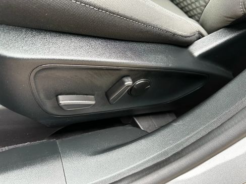 Used 2021 Ford Escape SE w/ SE Sport Appearance Package image 27