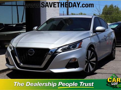 Used 2021 Nissan Altima 2.5 SV FWD image 1