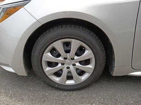 Used 2024 Toyota Corolla LE FWD image 10
