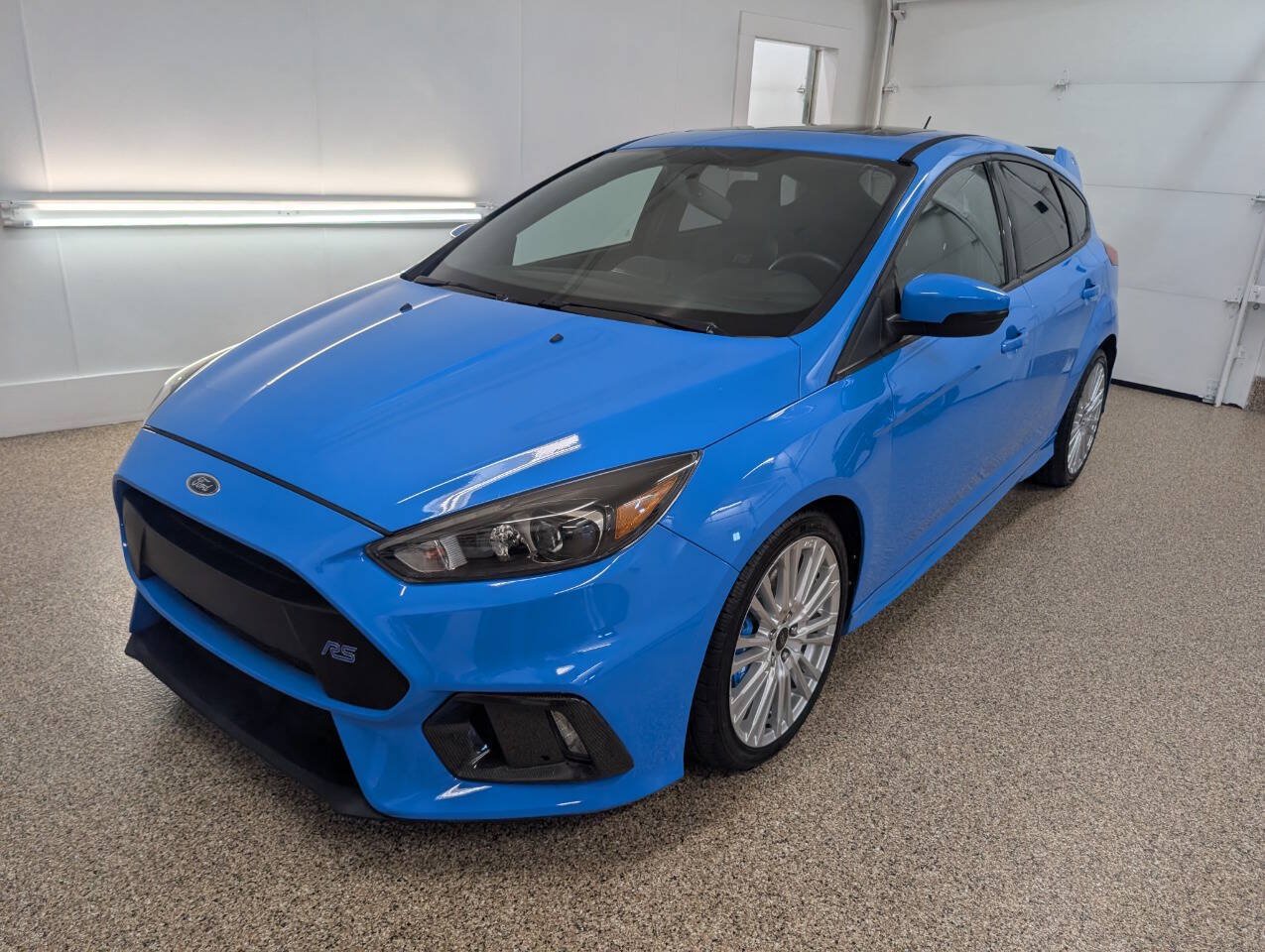 Used 2017 Ford Focus RS AWD/4WD image 2