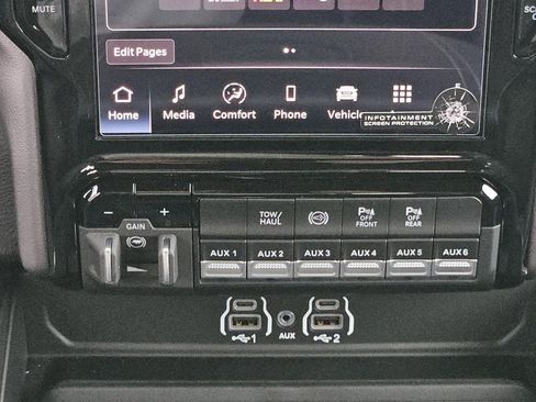 New 2026 RAM 2500 Laramie AWD/4WD image 16