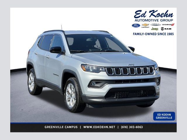 Used 2025 Jeep Compass Latitude AWD/4WD image 1