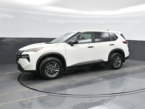 New 2026 Nissan Rogue S image 7