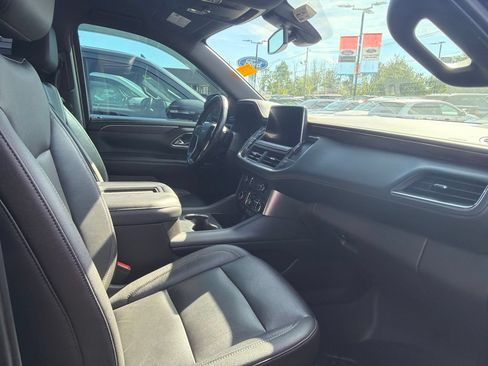 Used 2021 Chevrolet Suburban LT AWD/4WD image 5
