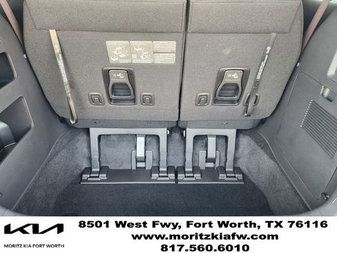 New 2026 Kia Carnival EX FWD image 21