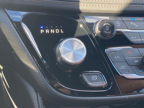 New 2026 Chrysler Pacifica Pinnacle image 25