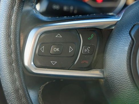 Used 2020 Jeep Wrangler Unlimited Sahara image 12