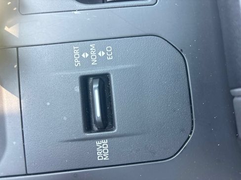 Used 2023 Toyota Highlander XSE FWD image 29