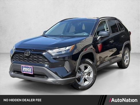 Used 2025 Toyota RAV4 LE AWD/4WD image 1