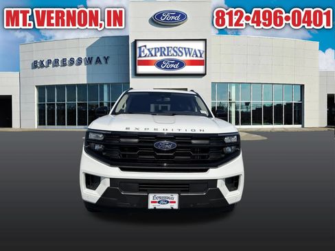 Used 2025 Ford Expedition Max Active RWD image 3