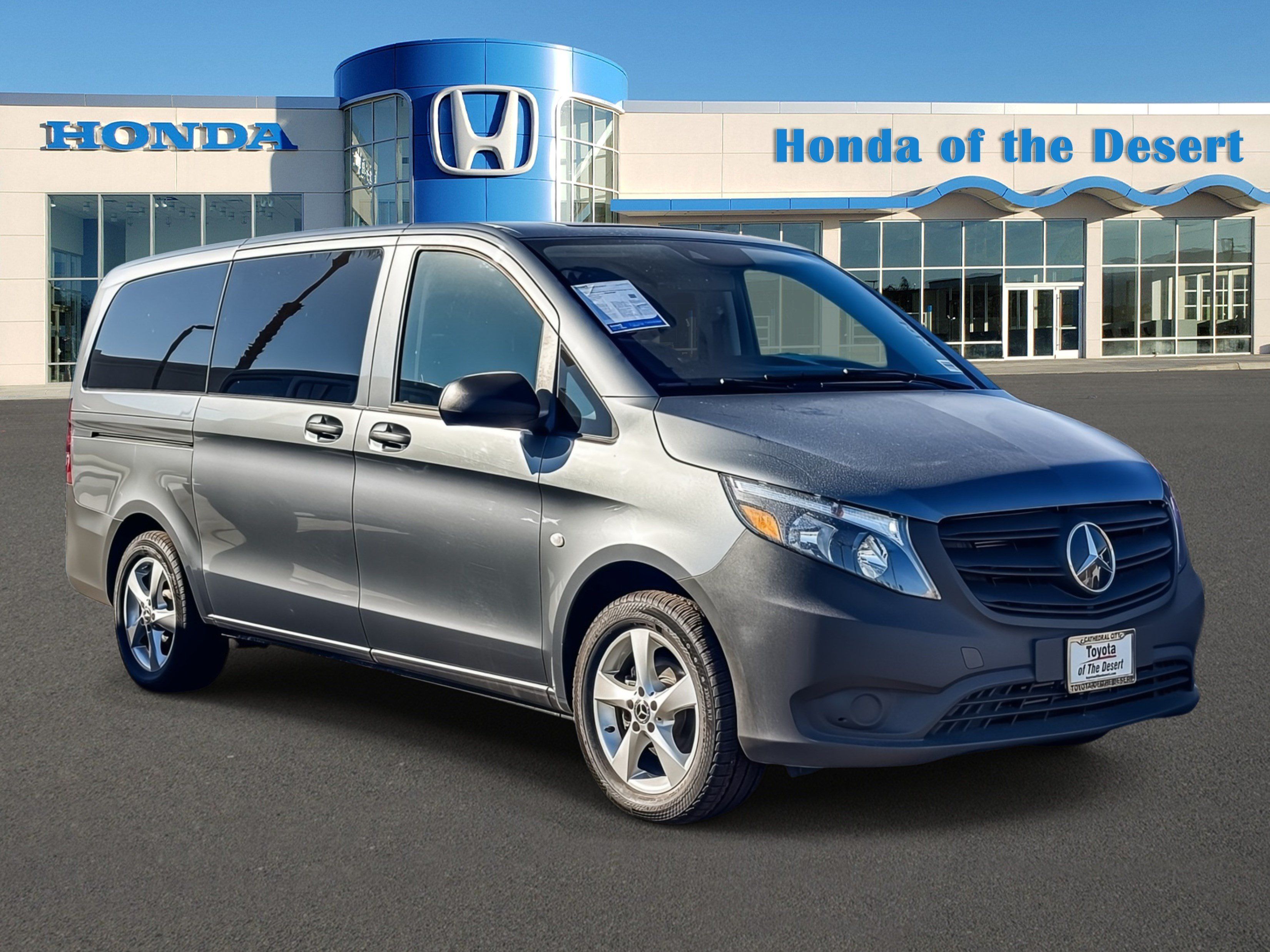 Used 2023 Mercedes-Benz Metris Passenger image 1