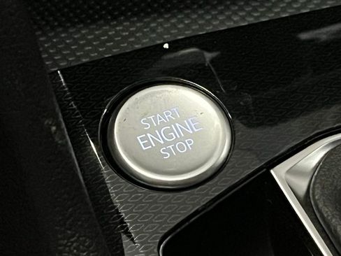 New 2026 Volkswagen Taos S image 14