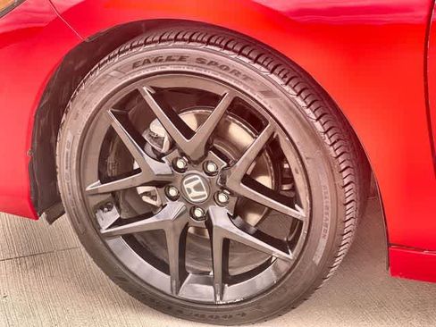 Used 2025 Honda Civic Sport image 9