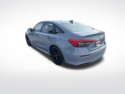 Used 2023 Honda Civic Sport image 3