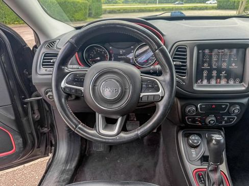 Used 2018 Jeep Compass Trailhawk w/ Cold Weather Group AWD/4WD image 15