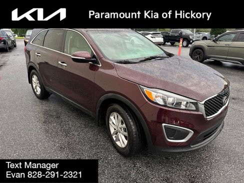Used 2016 Kia Sorento FWD image 3