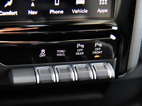 Used 2024 RAM 2500 Big Horn w/ Night Edition image 31