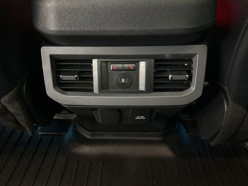 Used 2024 Ford F250 Lariat w/ Lariat Ultimate Package AWD/4WD image 32