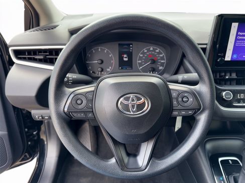 Used 2025 Toyota Corolla LE FWD image 10