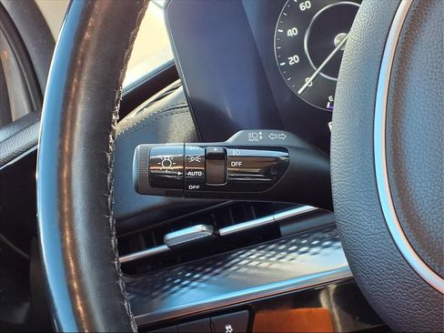 Used 2022 Kia Carnival SX Prestige image 26