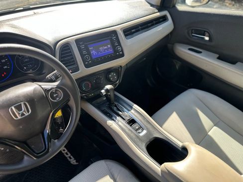 Used 2021 Honda HR-V LX image 18