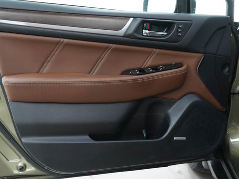 Used 2018 Subaru Outback 2.5i Touring AWD/4WD image 19