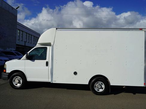 Used 2012 Chevrolet Express 3500 w/ Chrome Appearance Package RWD image 2