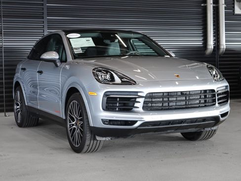 Certified 2023 Porsche Cayenne Coupe image 7