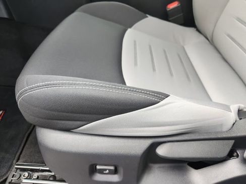 Used 2025 Toyota Tacoma TRD Sport AWD/4WD image 19