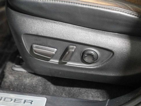 Used 2023 Toyota Highlander Limited image 20