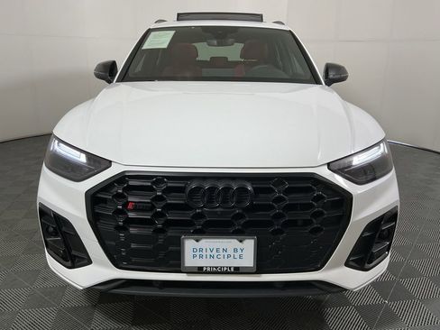 Used 2024 Audi SQ5 Premium Plus w/ Premium Plus Package image 3