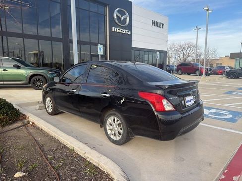 Used 2017 Nissan Versa SV w/ SV Special Edition Package image 7